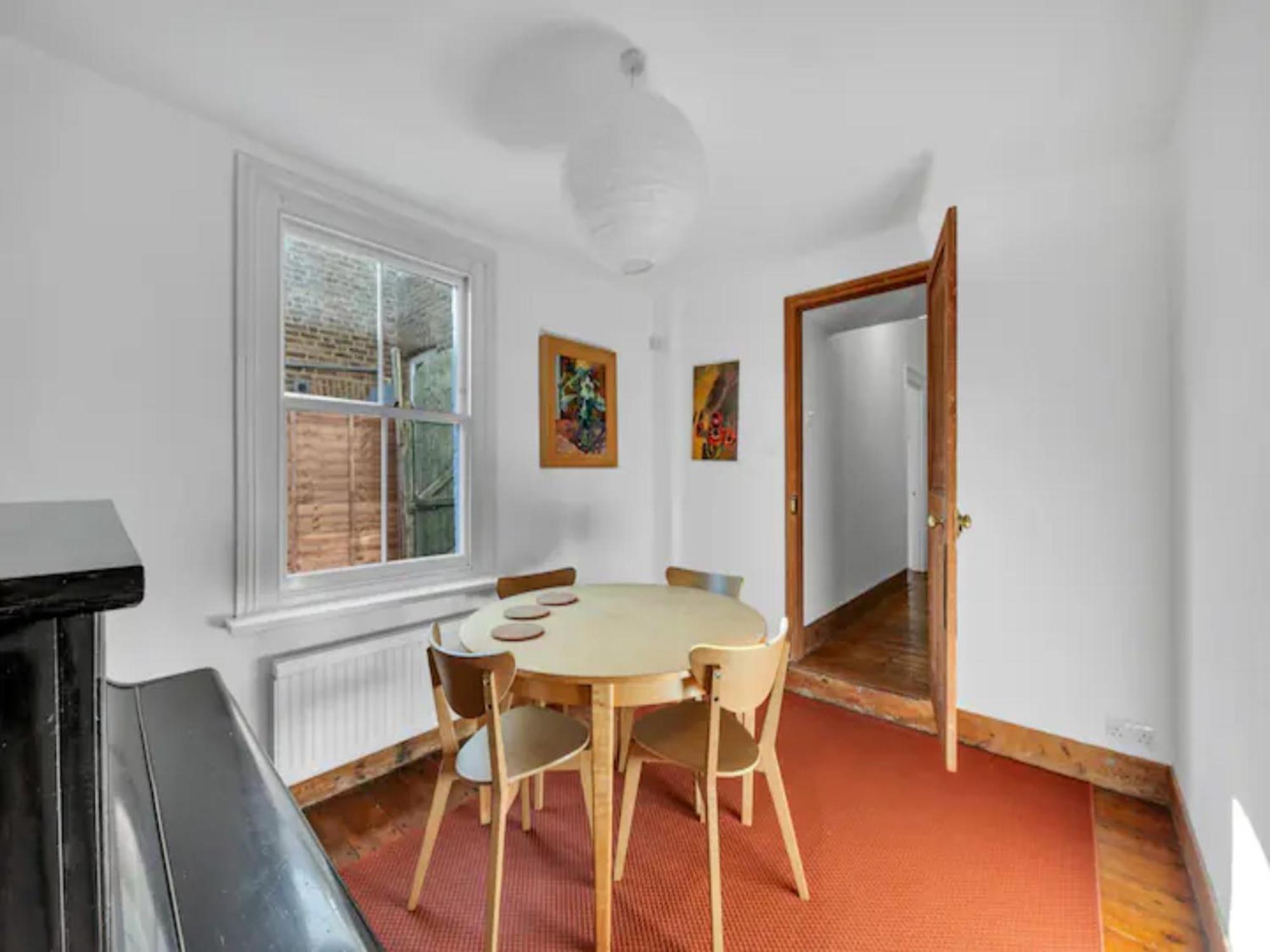 Сasa de vacaciones Pass The Keys Charming Victorian 2 Bed House With Artistic Flair In Acton Ideal For Families And Groups Excellent Transport Links